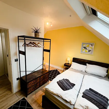 1,2,3 Apartment